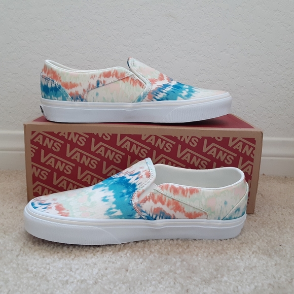 Vans - Picture 2 of 4